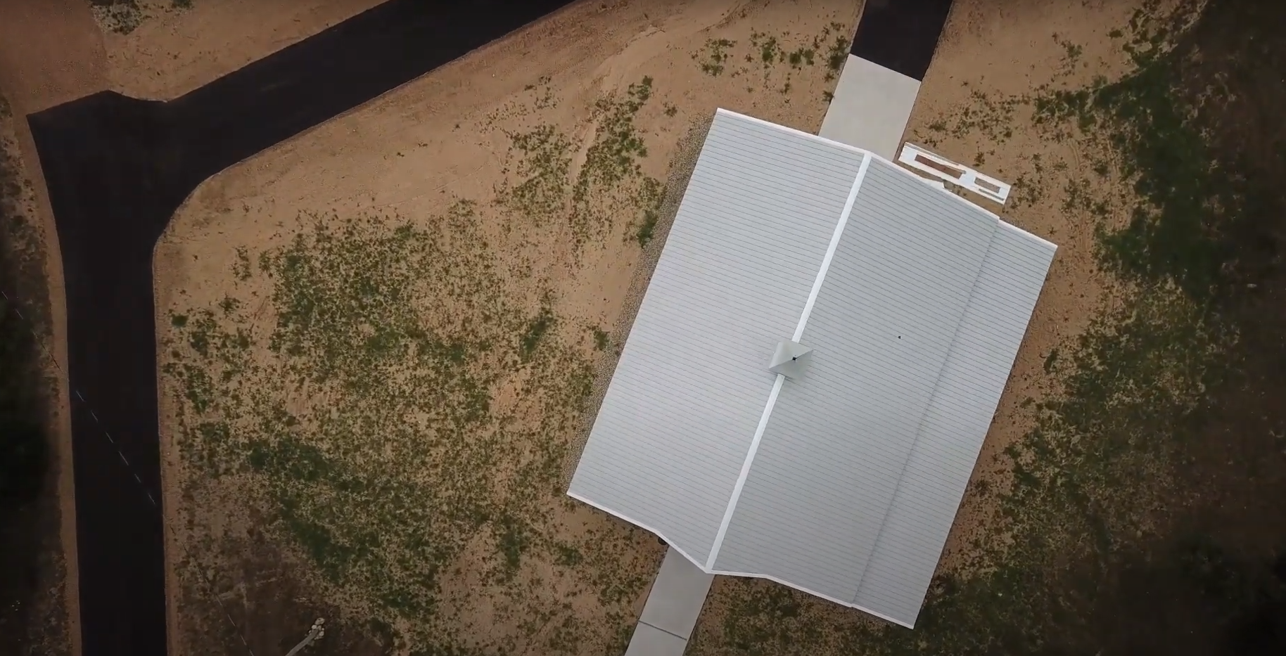 Garden Event Pole Barn White